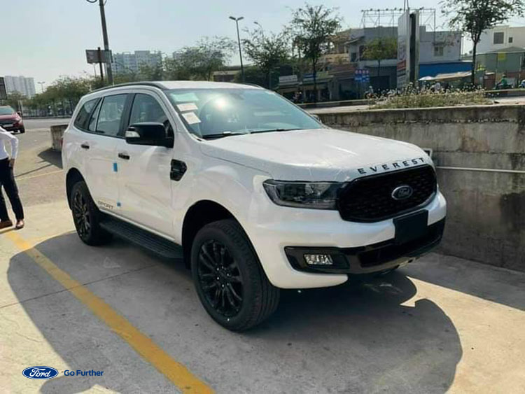 Đánh giá FORD EVEREST SPORT 4x2 AT, giá bán, thông số xe và khuyến mãi